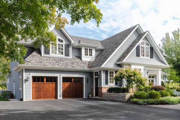 Best Roof Moss and Algae Removal  in Aumsville, OR